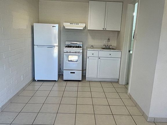 3rd image of 133-135 N Choctaw Ave #135-01