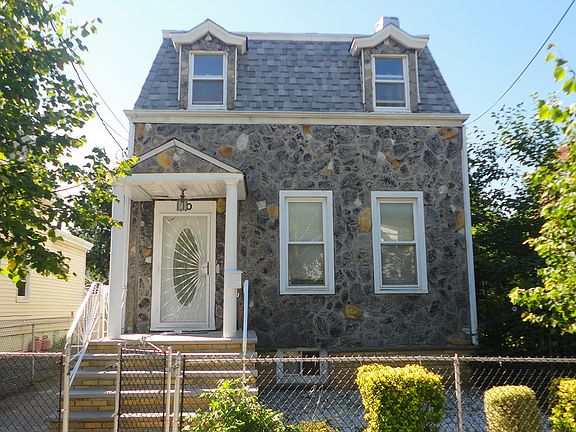2nd image of 90 Osgood Ave