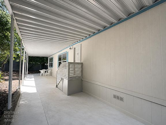 4th image of 314 S Main St Space 103