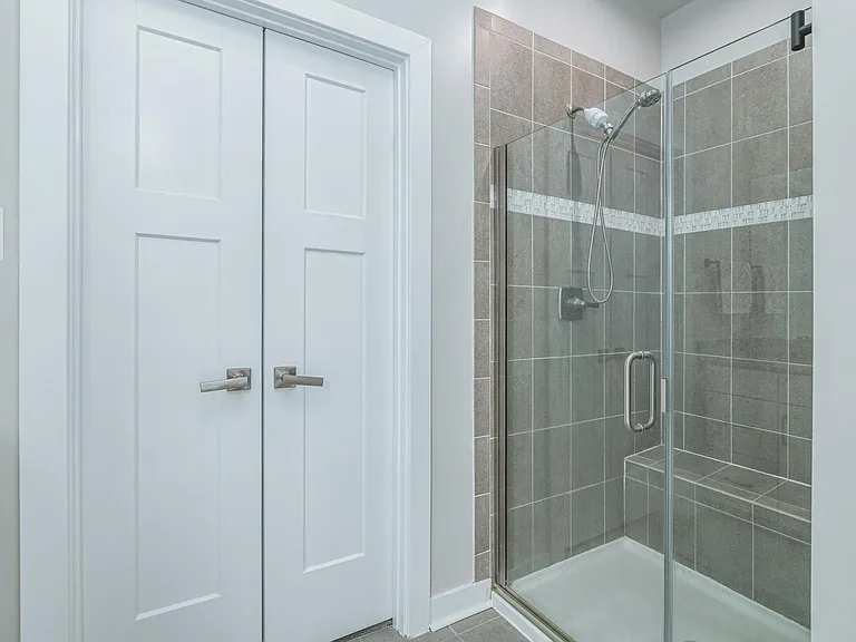 405 Potomac View Pkwy — Photo 12