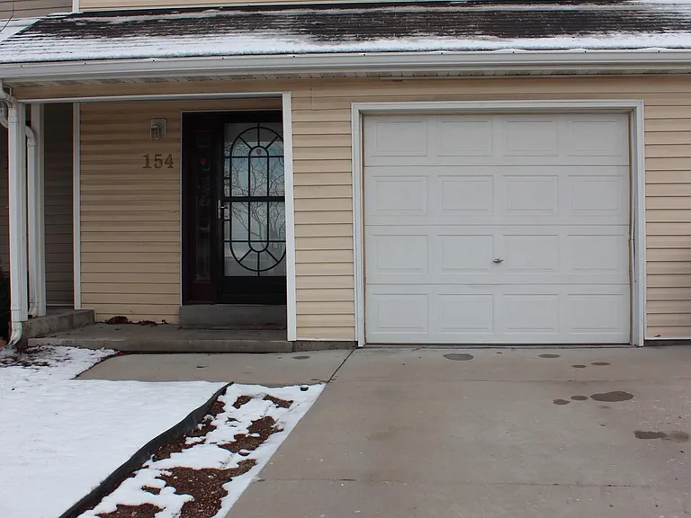 154 E Irisfield Dr — Photo 2