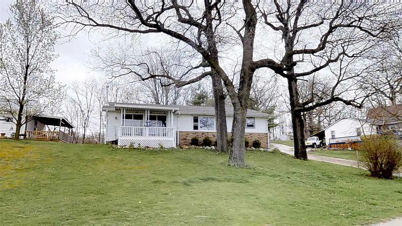 1423 S Lakeshore Dr photo 1