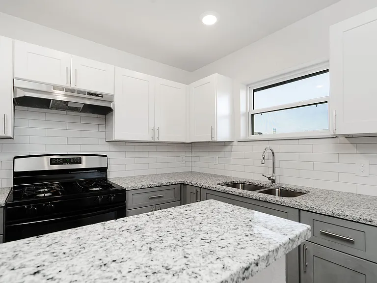 Dellview Crossing Apartments — Photo 12