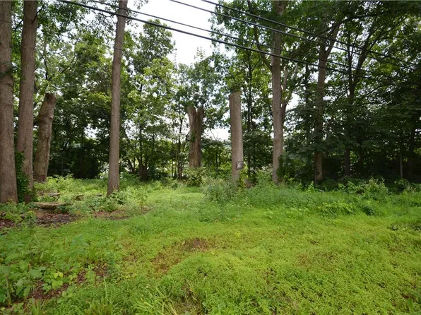 495 Washington Dr, Walnutport, PA 18088