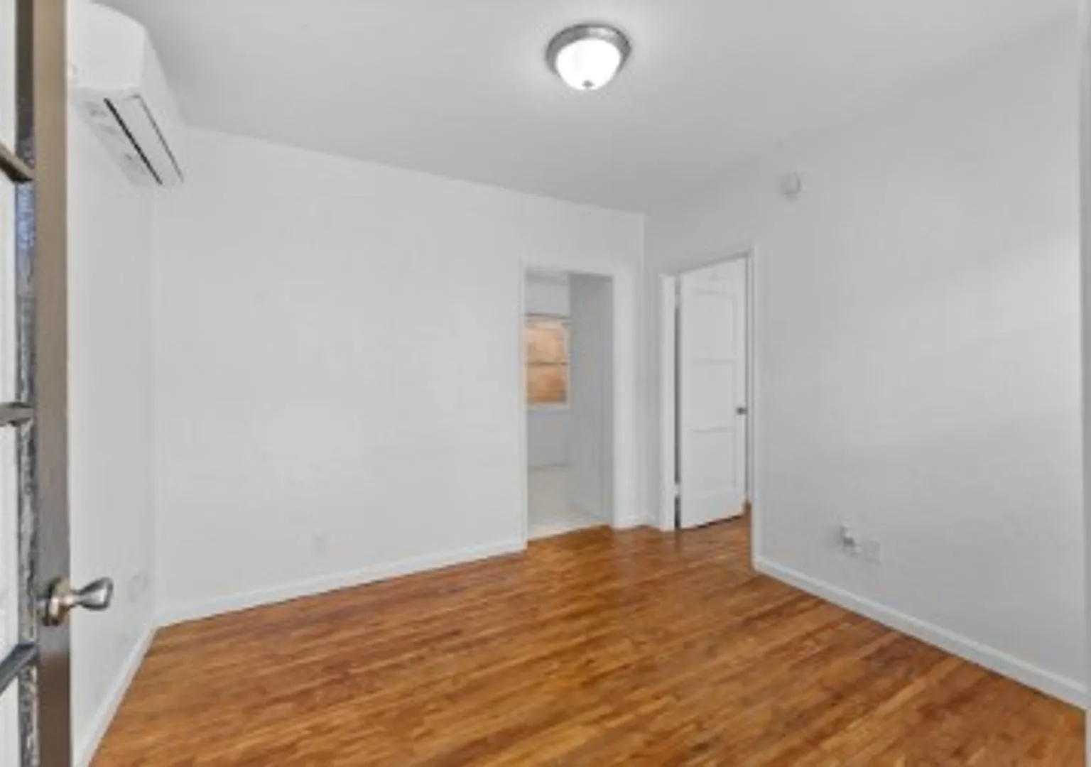 Prime Location On Adams Avenue: Modern Comfort Meets Historic Charm + Parking Available — Photo 2