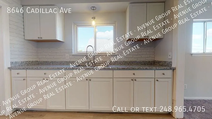 Charming 3-Bedroom W/ Garage Home for Lease in Warren, MI — Photo 3