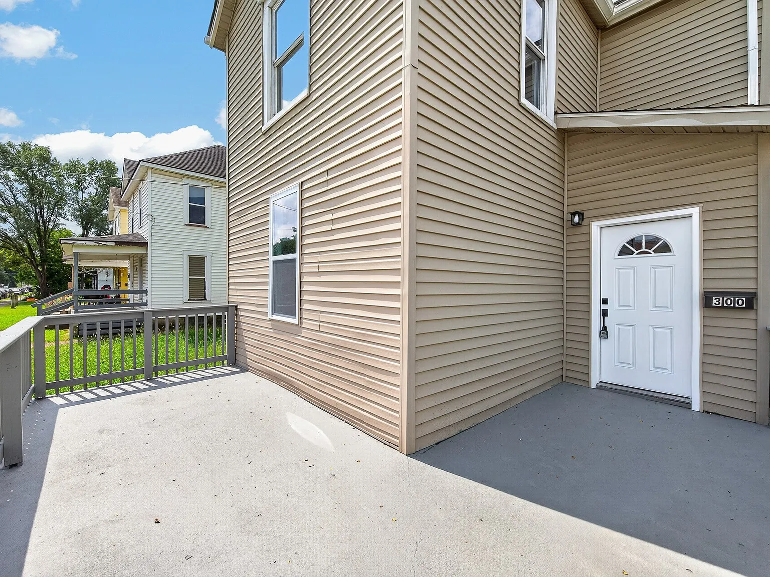 4 bed, 2.5 bath, 1480 sqft, $2,000 — Photo 4