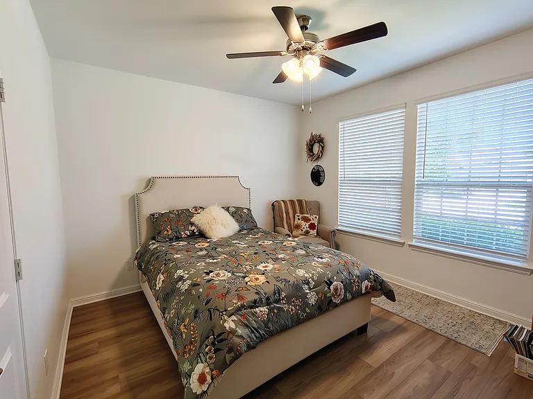 423 Regatta Ln — Photo 9