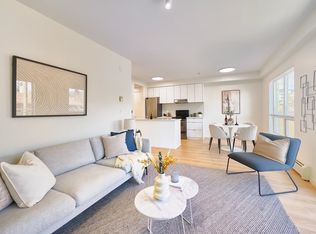 1033 Saint Georges Ave #311, North Vancouver, BC