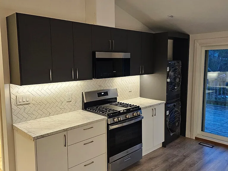 271 Parkwood Ave — Photo 8