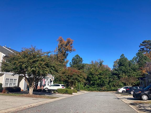 5th image of 113 Village Place Dr