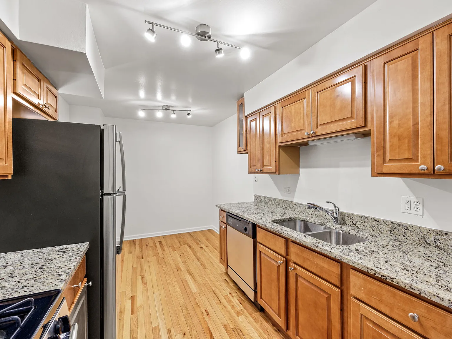 The Promenade Apartments — Photo 3