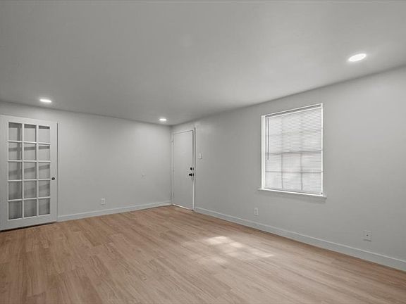 5th image of 535 S Bonner Ave #535