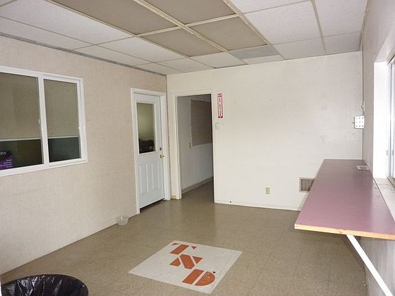 3rd image of 1206 SE 48th Pl