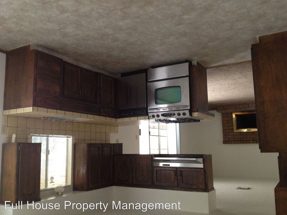 2nd image of 1651 Terry Ct