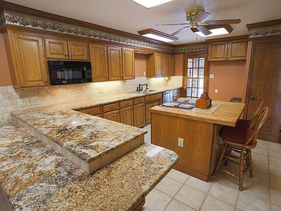 5th image of 303 David Davis Dr
