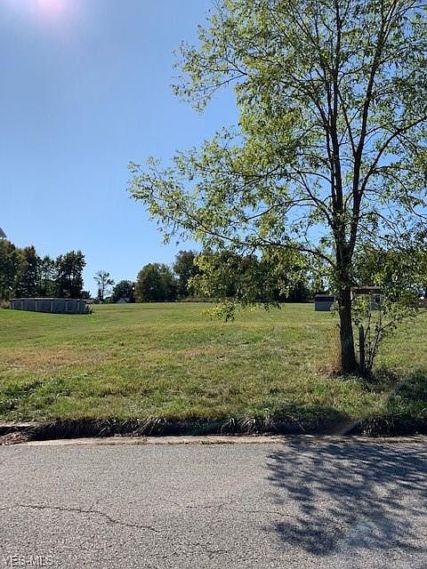 1st image of 125 Hawkins Ln
