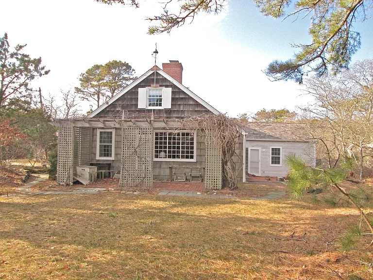 11 Hampton Ln — Photo 8