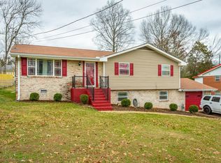 12 Maple Ln, Fort Oglethorpe, GA 30742