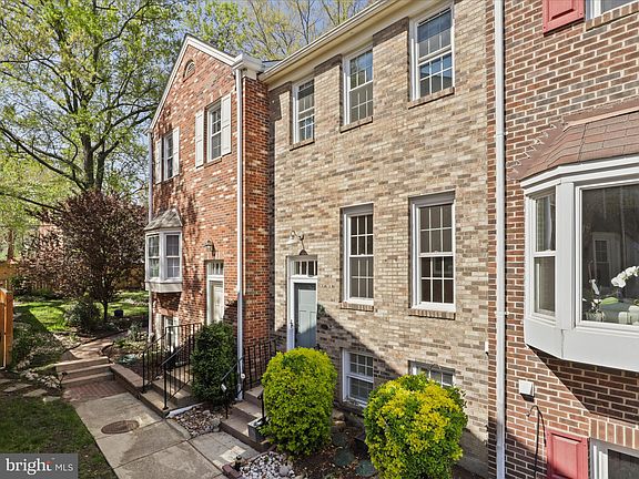 4th image of 3810 Brighton Ct