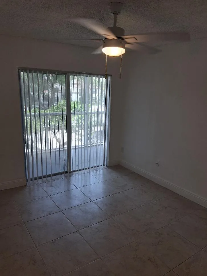 3 bed, 2.0 bath, 1084 sqft, $2,550 — Photo 4