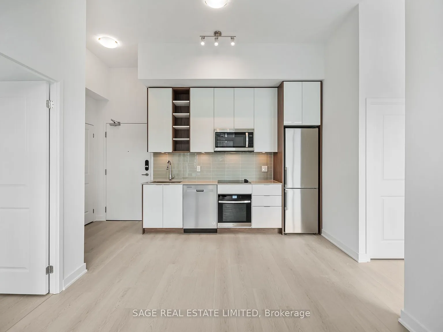 2 bed, $2,800 — Photo 1