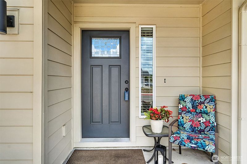 3rd image of 1016 Peach Street