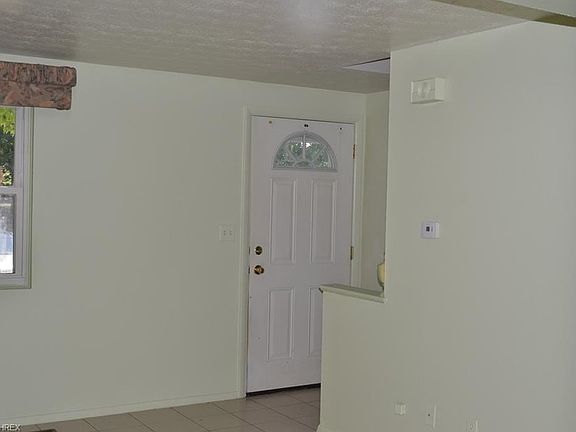 3rd image of 524 S Shore Ct