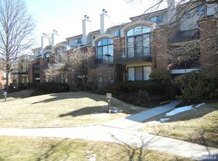 5 Peabody Ct, Teaneck, NJ 07666
