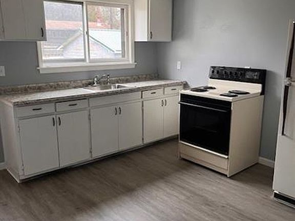 4th image of 27 N 11th St #1/2