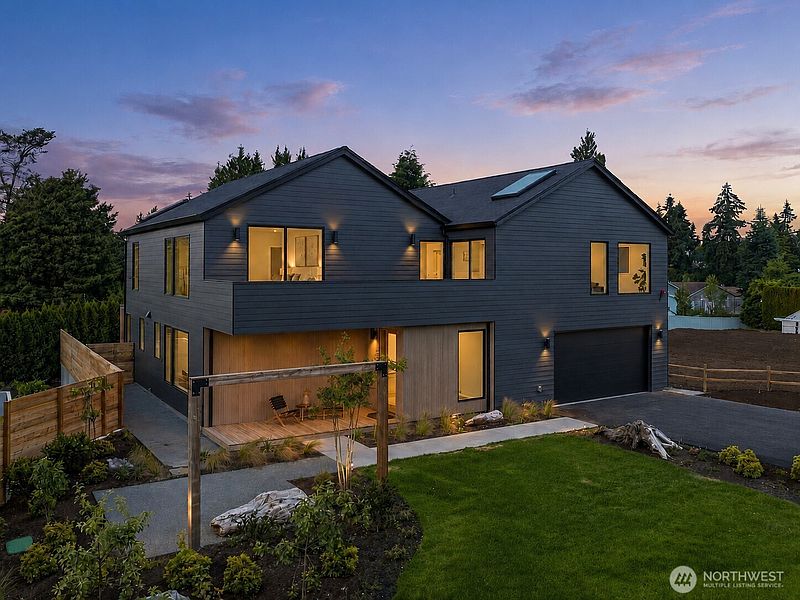 2nd image of 18636 2nd Avenue SW