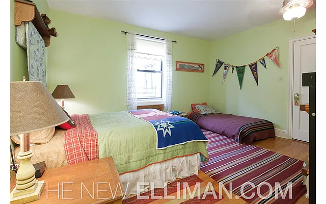 Sold by Douglas Elliman | media 24