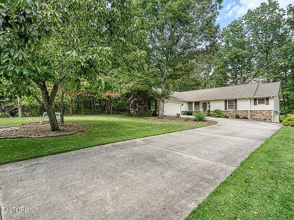 2nd image of 138 Baltusrol Rd