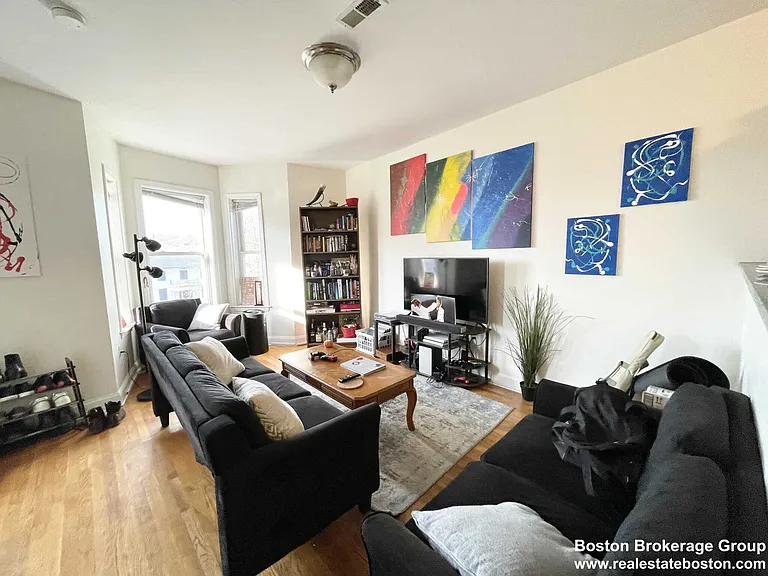 Marcella St — Photo 4