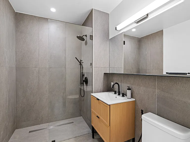 323 Lenox Rd #4F — Photo 9