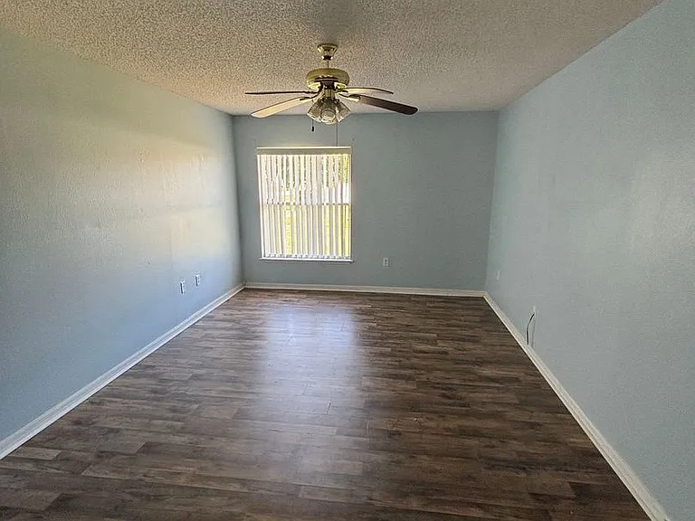 1001 Eiffel Ln — Photo 17