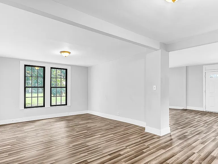 211 Walnut St — Photo 13