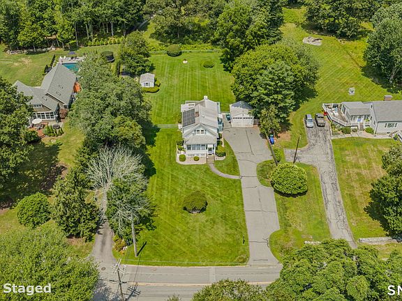 3rd image of 47 Shore Road