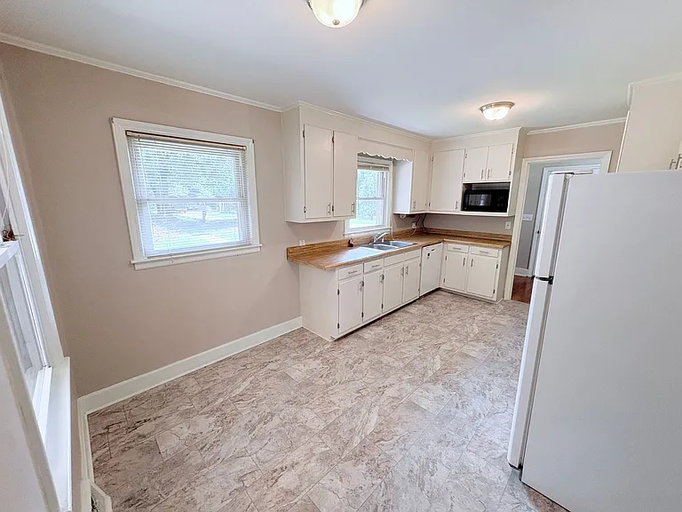 207 Holly Ave — Photo 5