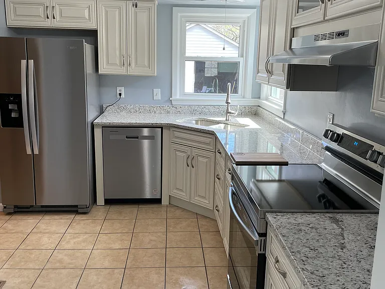 2058 Rainbow Rd — Photo 2