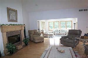 2nd image of 435 Amber Dr SE