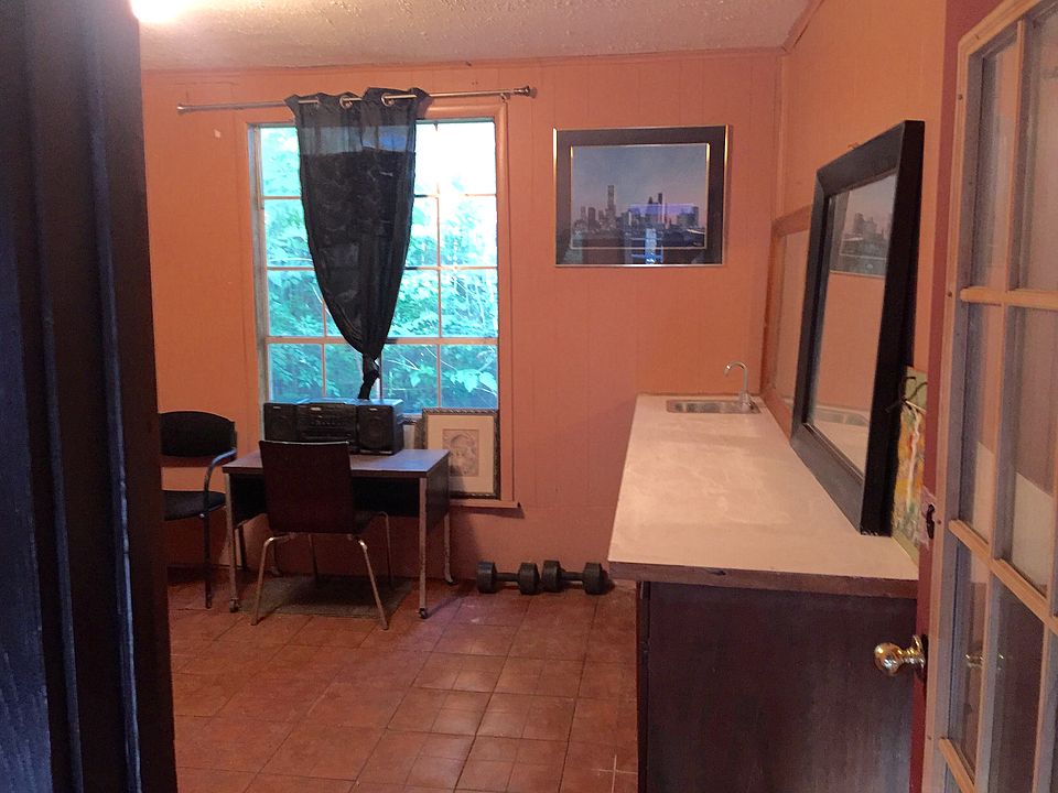 2nd image of 8122 Tiger Ln
