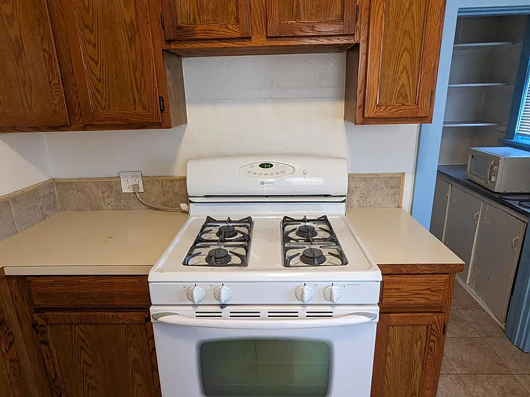 1216 Talbot Ct — Photo 9