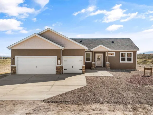 824 E Loma Dr, Pueblo West, CO 81007