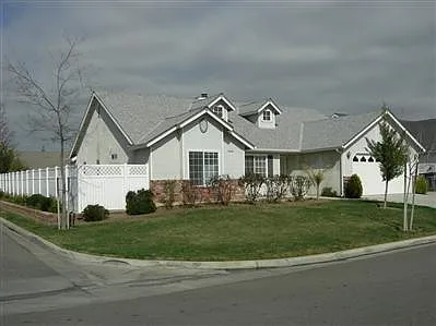 2270 E Quincy Ave photo 1