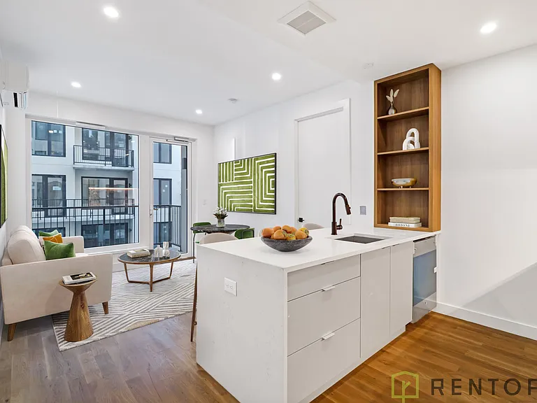 228 Berry St #7K — Photo 1