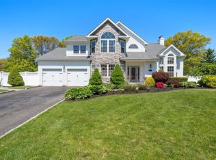 41 Justin Cir, Port Jefferson Station, NY 11776