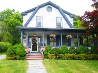 31 Fairview Ave, West Warwick, RI 02893