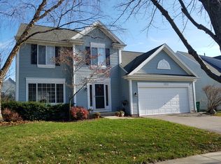 1051 Chesapeake Blvd, Grayslake, IL 60030