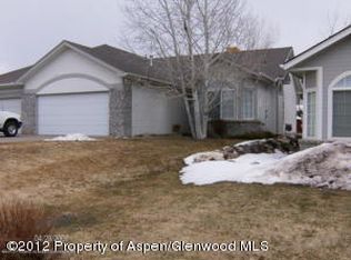 27 N Ridge Ct, Parachute, CO 81635